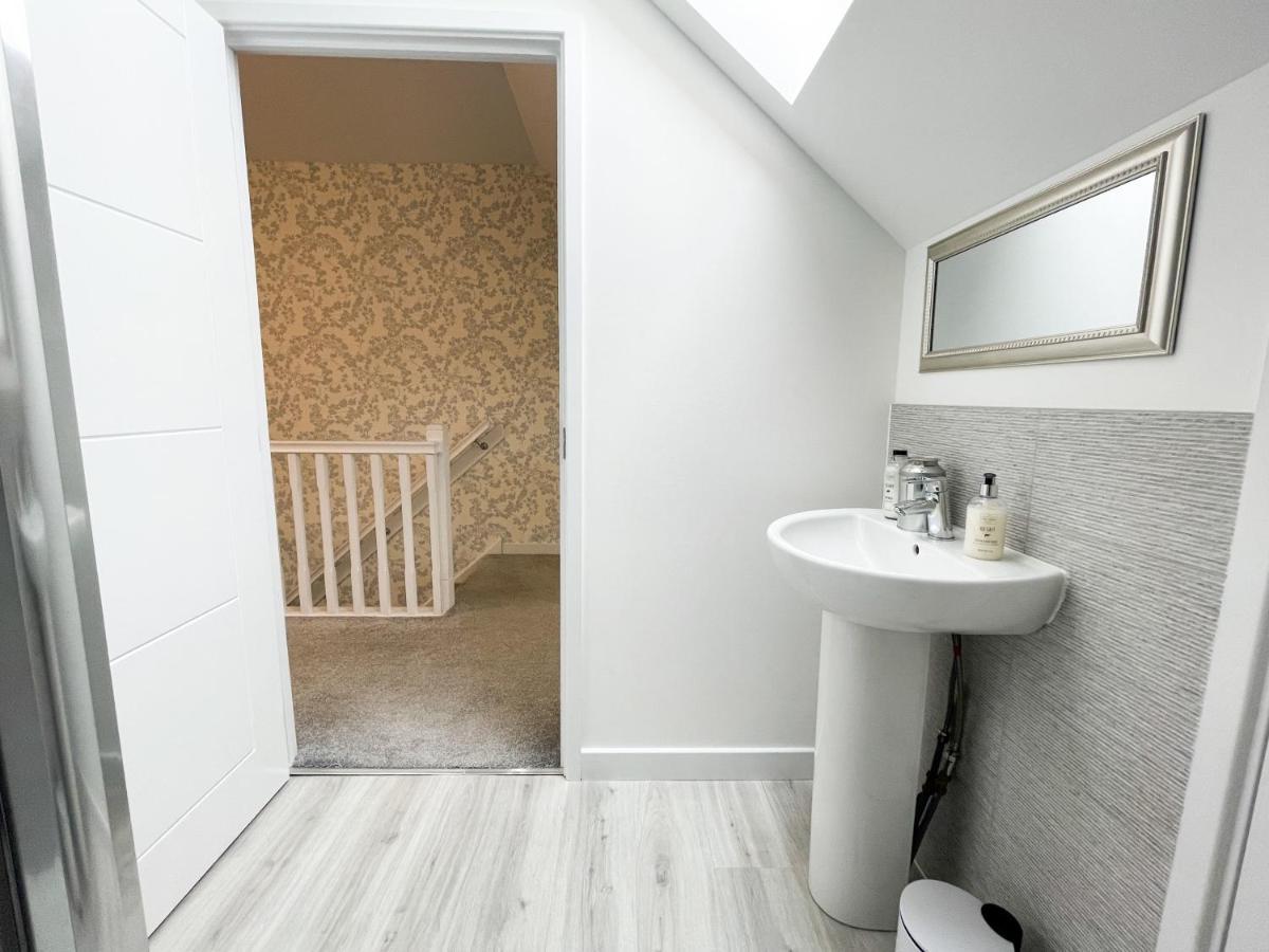 Newly Developed 3 Bedroom Home Glasgow Zewnętrze zdjęcie